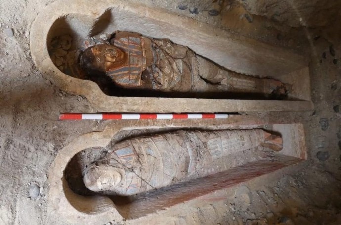 Археологи обнаружили 23 мумии в гробницах, высеченных внутри скал