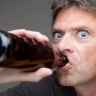 У людей с голубыми и синими глазами риск развития алкоголизма выше...