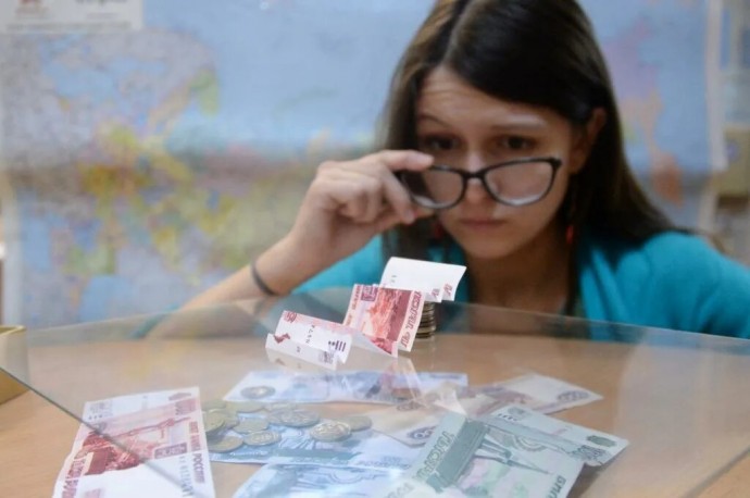 Большинство граждан России считают свои доходы средними и не надеются на улучшение
