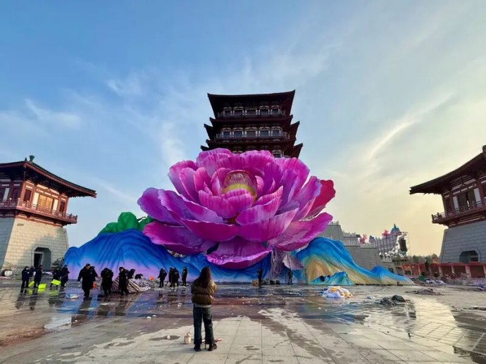 ​В китайском городе установили самый большой в мире фонарь