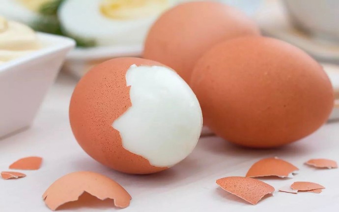 Куриное безумие: цены на яйца в России продолжили расти ускоренными темпами