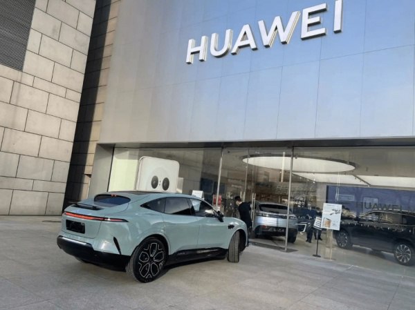 Huawei раздумывает над производством своего бренда автомобилей