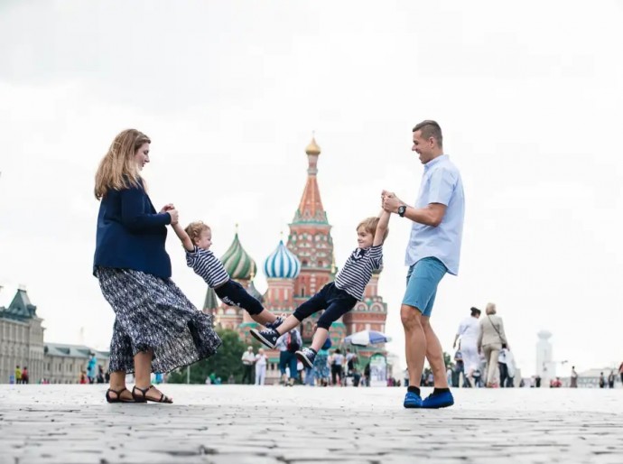 Каждый седьмой россиянин мечтает отправить ребенка в Москву
