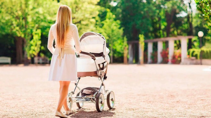 Женщин-ИП предложили освободить от налогов при рождении ребенка