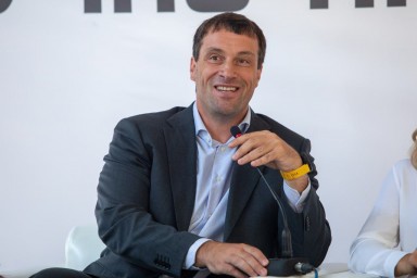 Эдуард Исаков